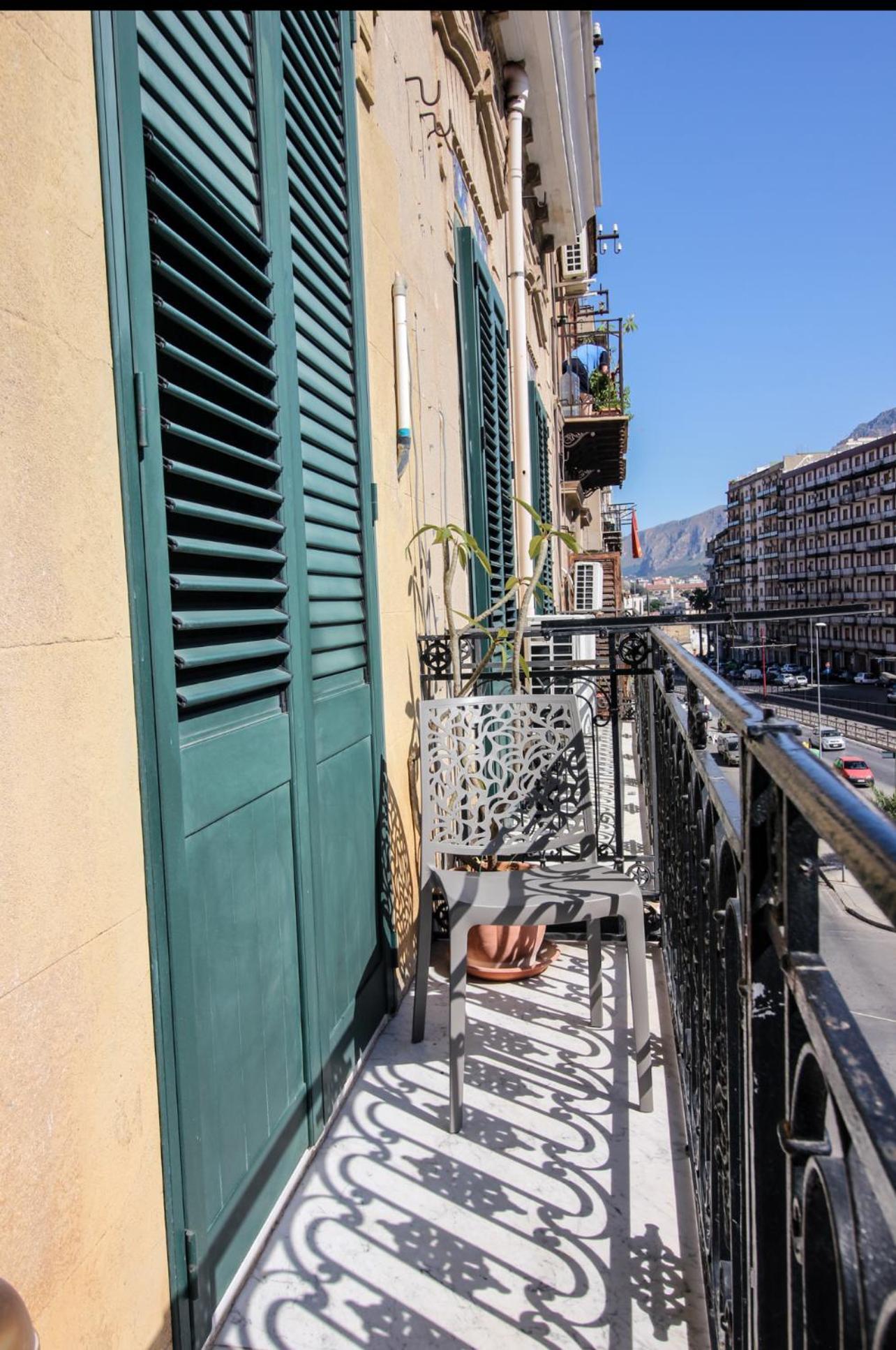 Anthony Apartments Central Station Palermo Buitenkant foto
